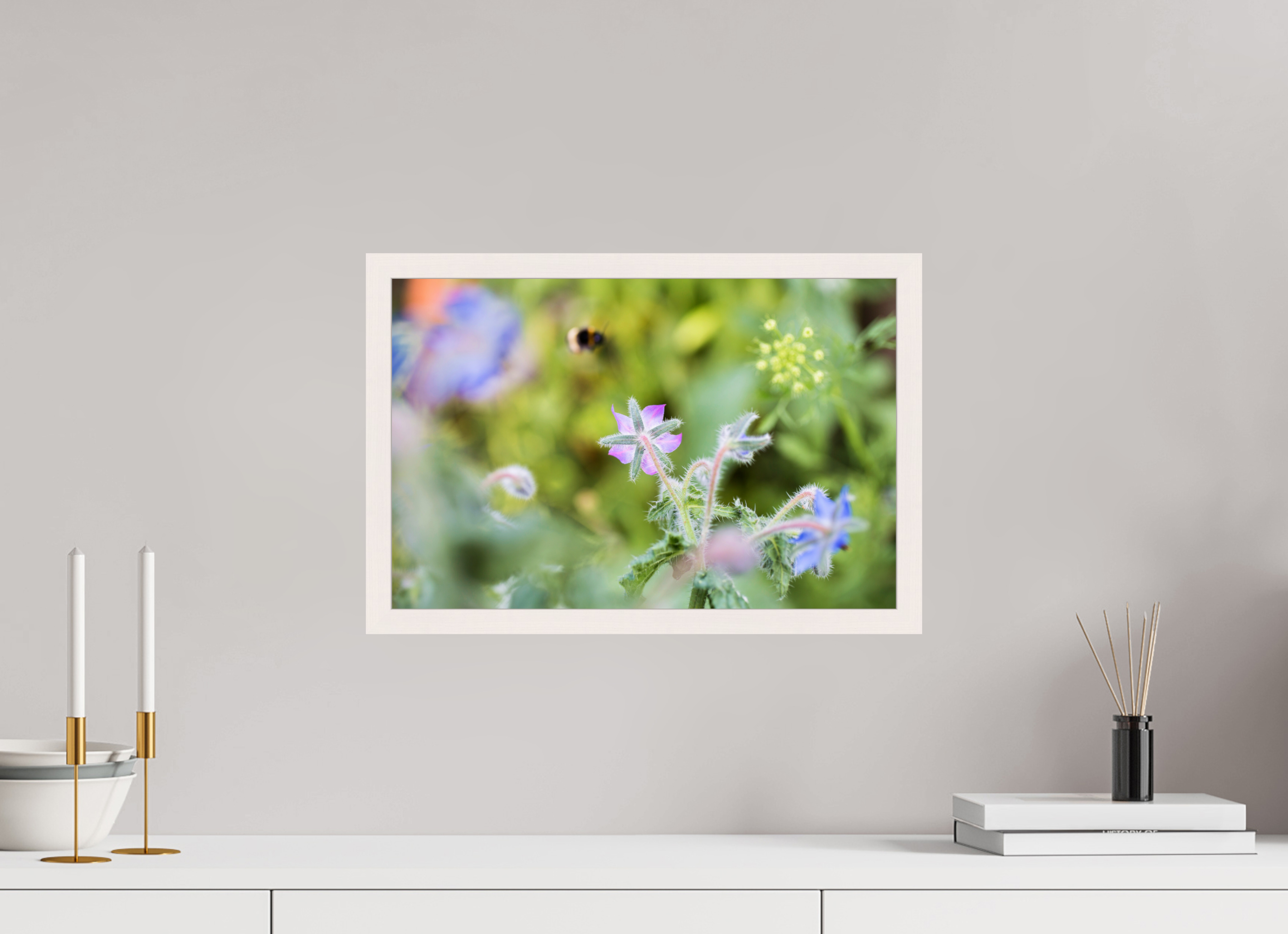 45 x 30 cm, White Hamburg Frame Dreamy Bee