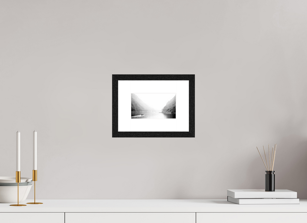 17.1 x 10 cm, Black and White Paper River Li
