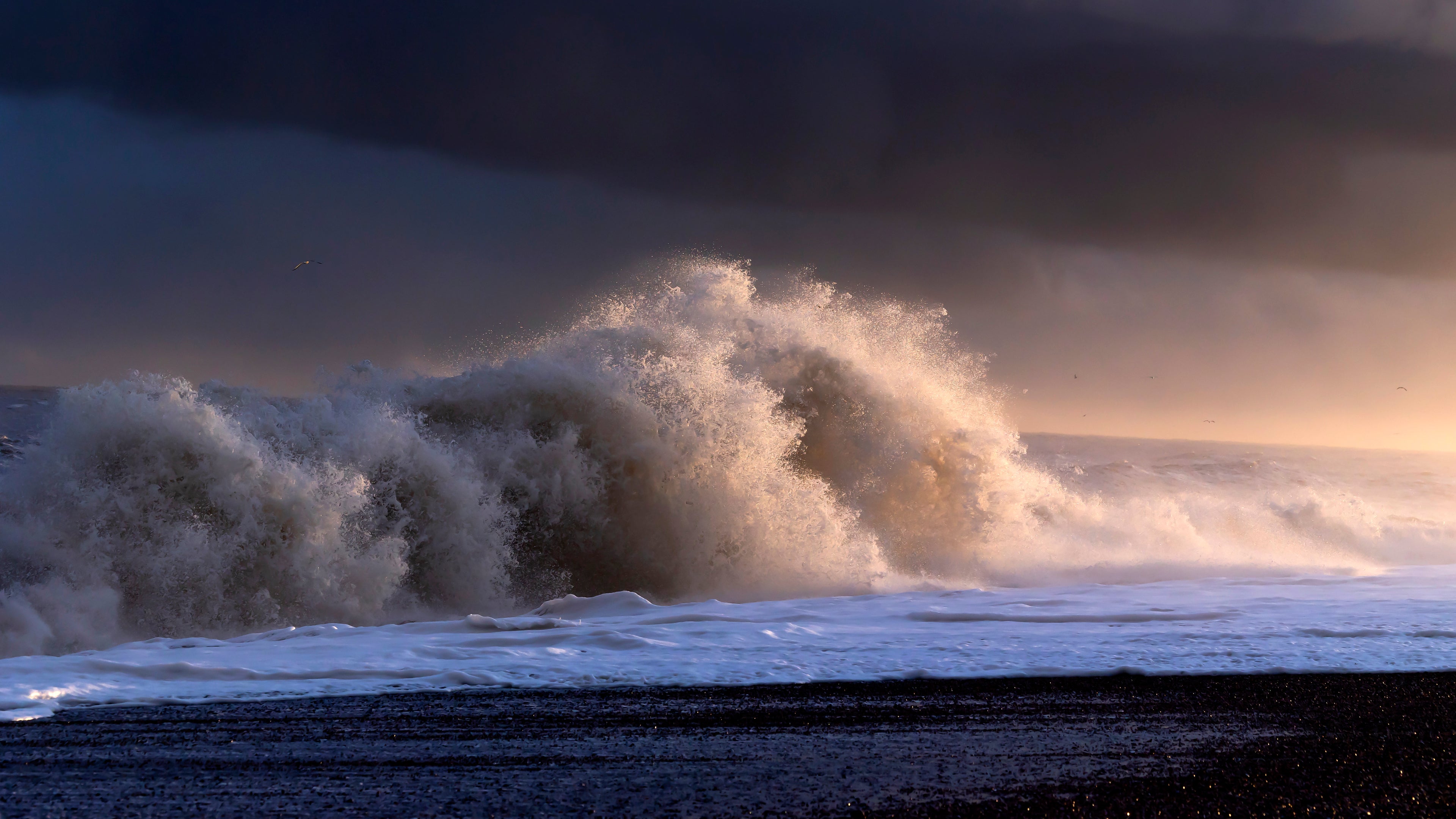 Main image Morning waves